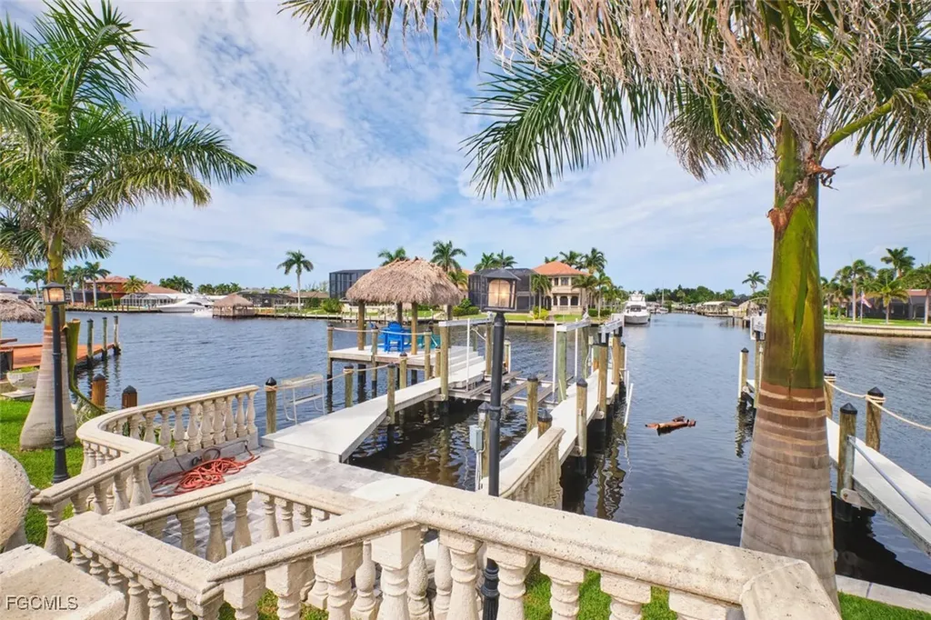 5318 Bayside Court Cape Coral FL 33904