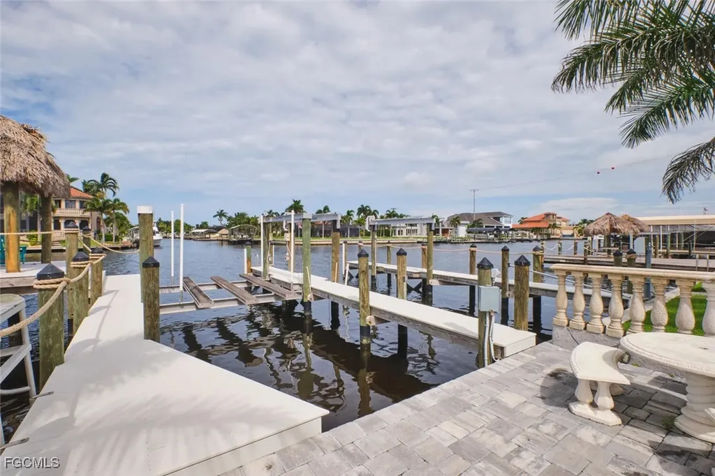 5318 Bayside Court Cape Coral FL 33904