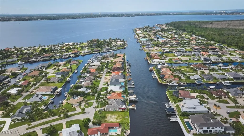 5318 Bayside Court Cape Coral FL 33904