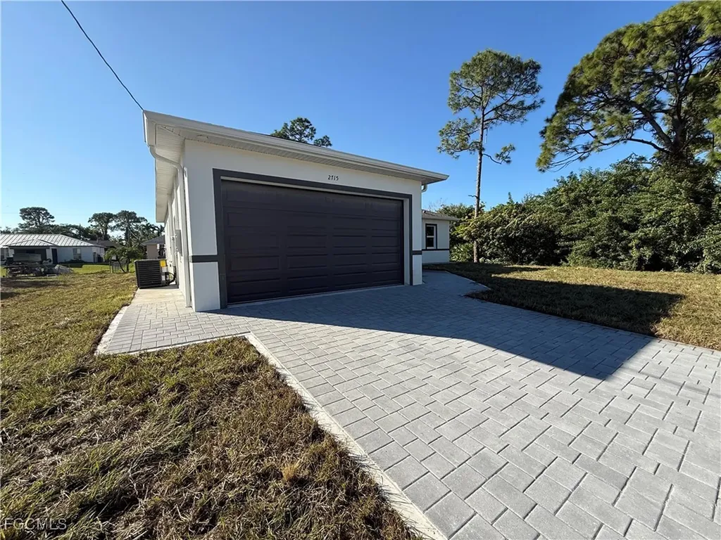 2715 10th Street W Lehigh Acres FL 33971