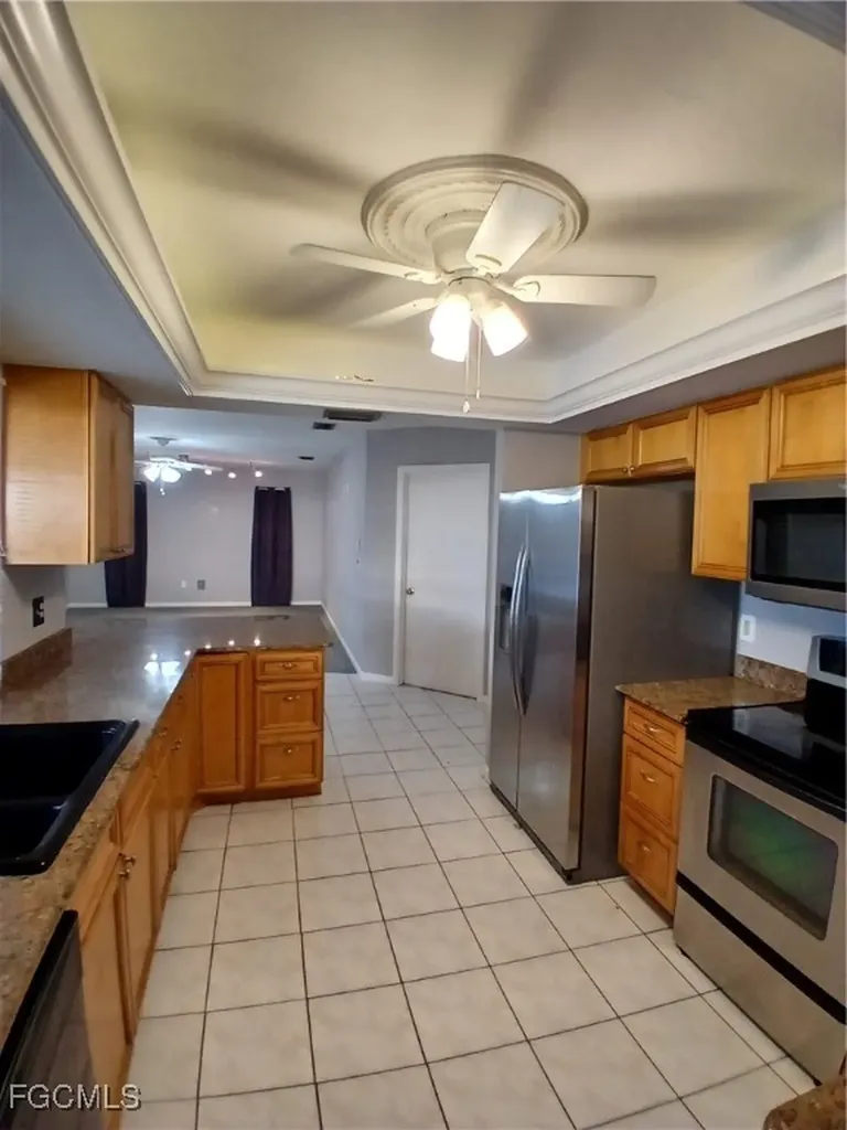 232 SE 24th Street Cape Coral FL 33990
