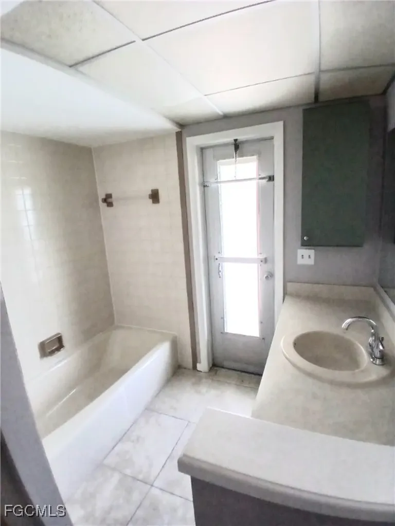 232 SE 24th Street Cape Coral FL 33990
