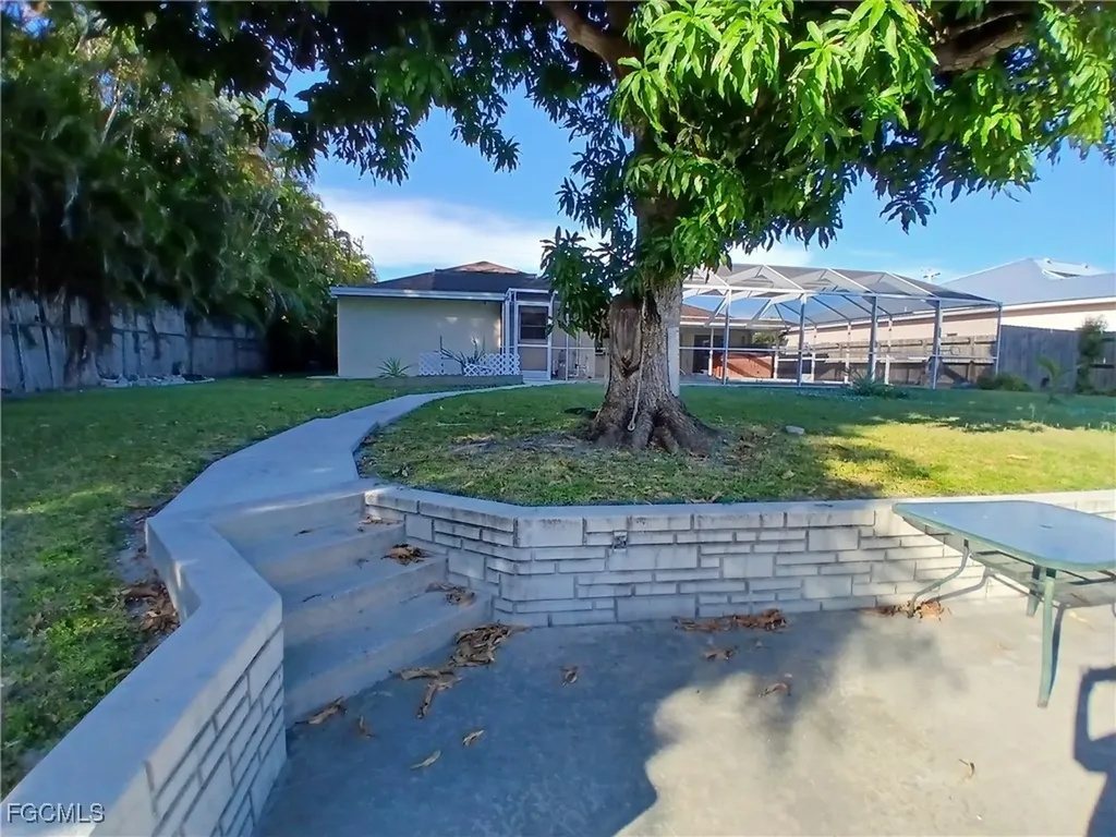 232 SE 24th Street Cape Coral FL 33990