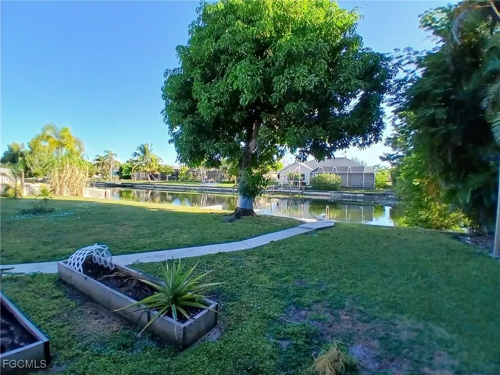 232 SE 24th Street Cape Coral FL 33990