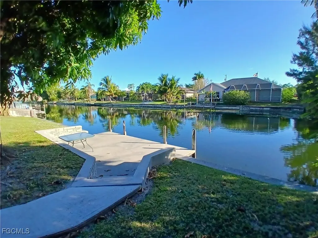 232 SE 24th Street Cape Coral FL 33990