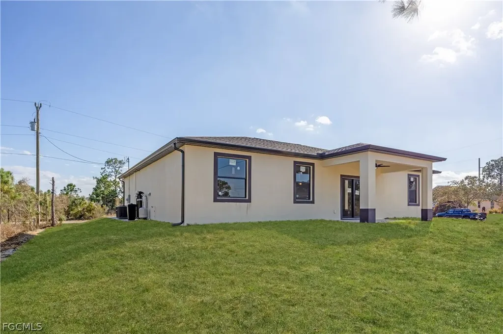 809 Vance Street E Lehigh Acres FL 33974