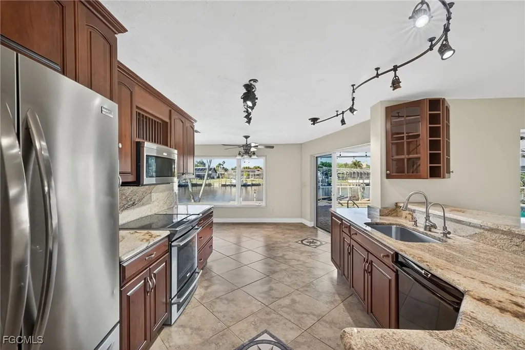 1921 SE 36th Street Cape Coral FL 33904