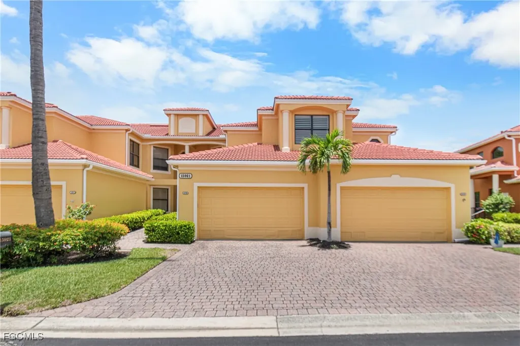 Fort Myers FL, 15921 Prentiss Pointe Circle, Unit 102