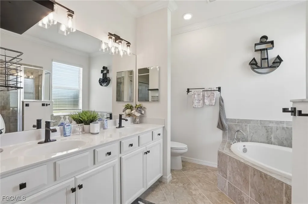 2009 Tamarron Lane Naples FL 34120