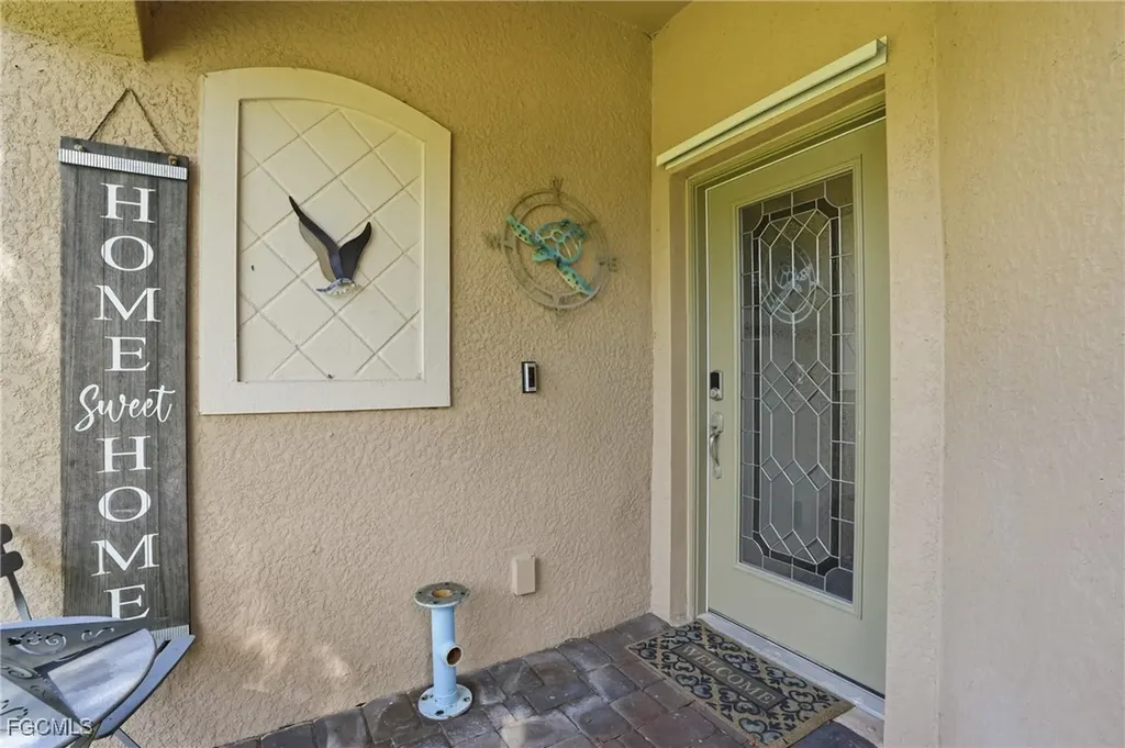 2009 Tamarron Lane Naples FL 34120