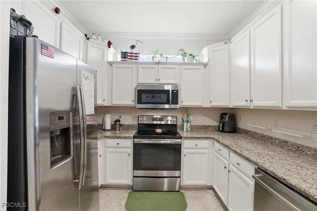 2009 Tamarron Lane Naples FL 34120