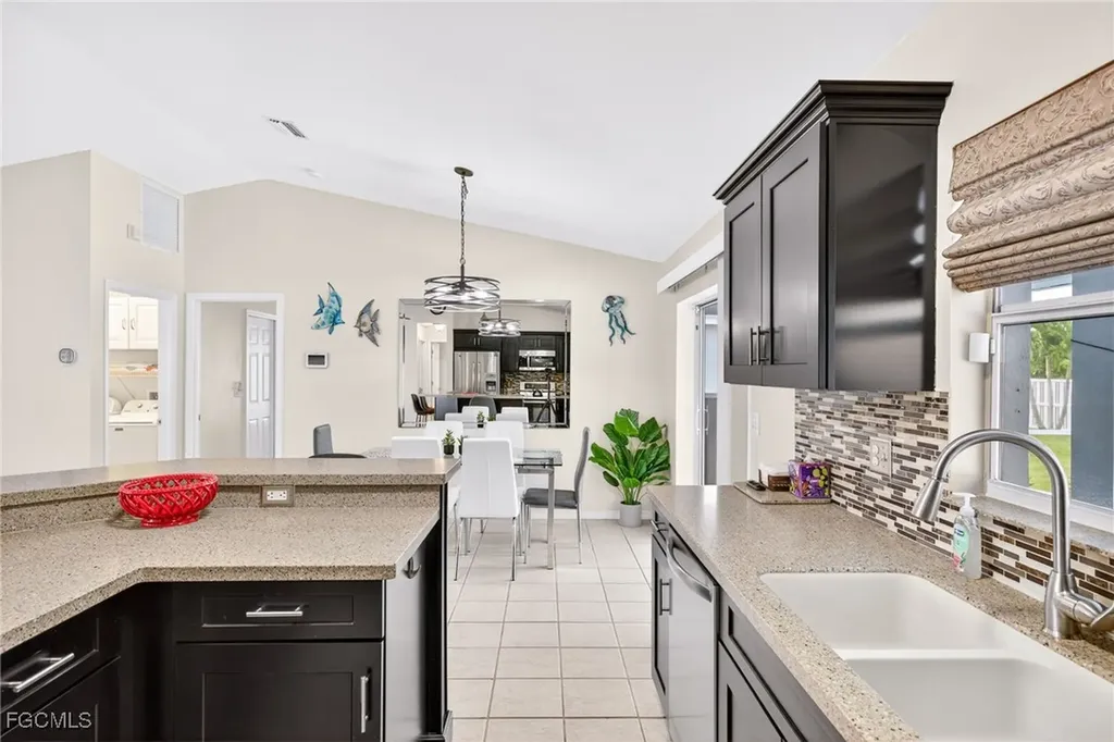 2919 SW 25th Street Cape Coral FL 33914