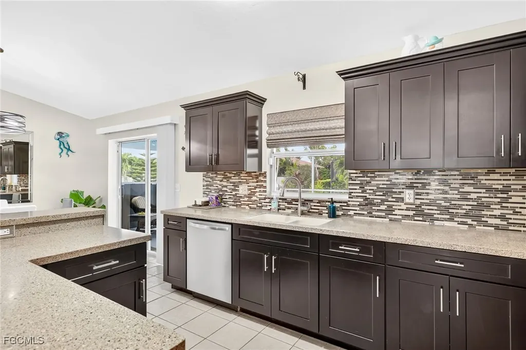 2919 SW 25th Street Cape Coral FL 33914