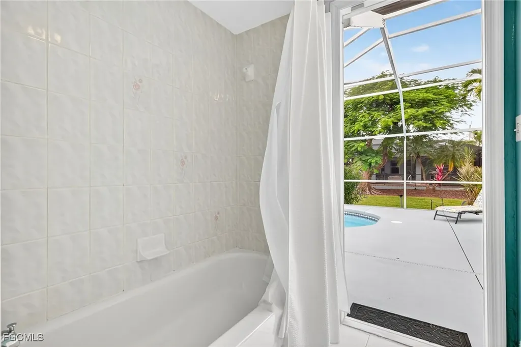 2919 SW 25th Street Cape Coral FL 33914