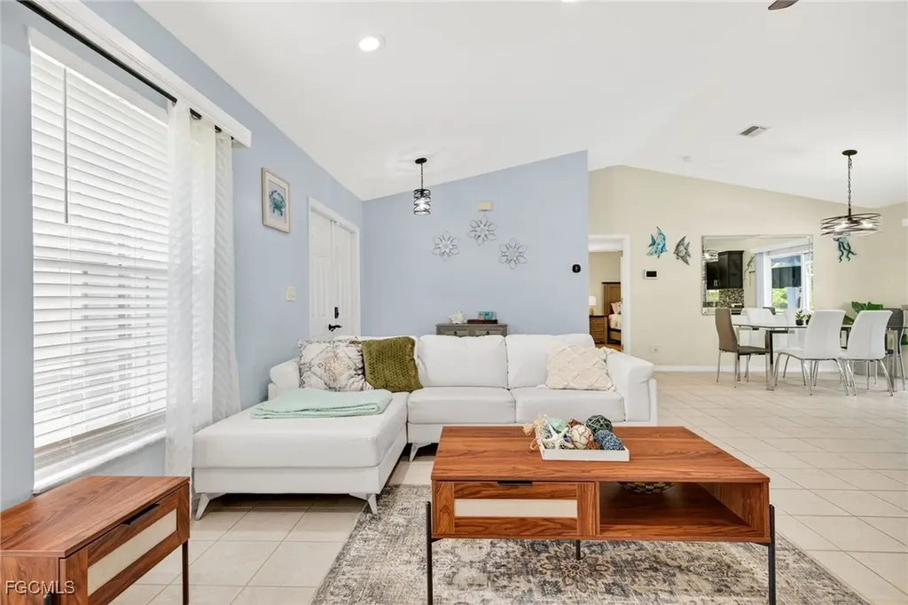 2919 SW 25th Street Cape Coral FL 33914