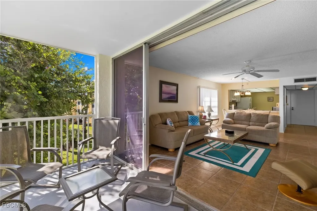 1087 Forest Lakes Drive Naples FL 34105