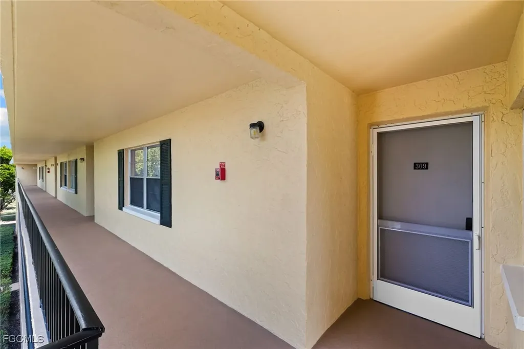 1087 Forest Lakes Drive Naples FL 34105