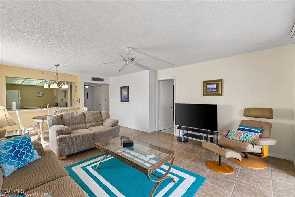 1087 Forest Lakes Drive Naples FL 34105