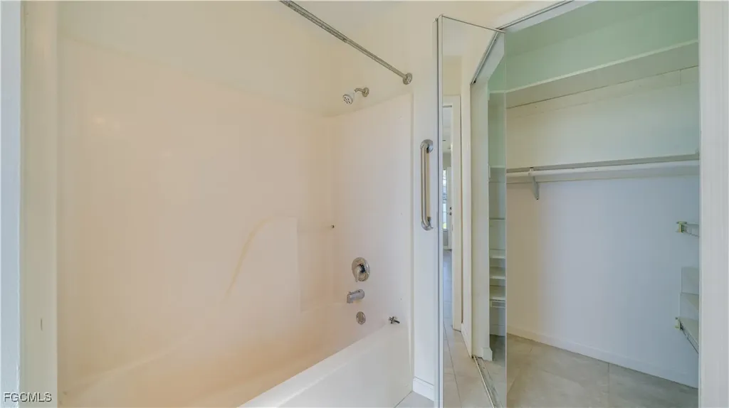 2931 SW 4th Place Cape Coral FL 33914