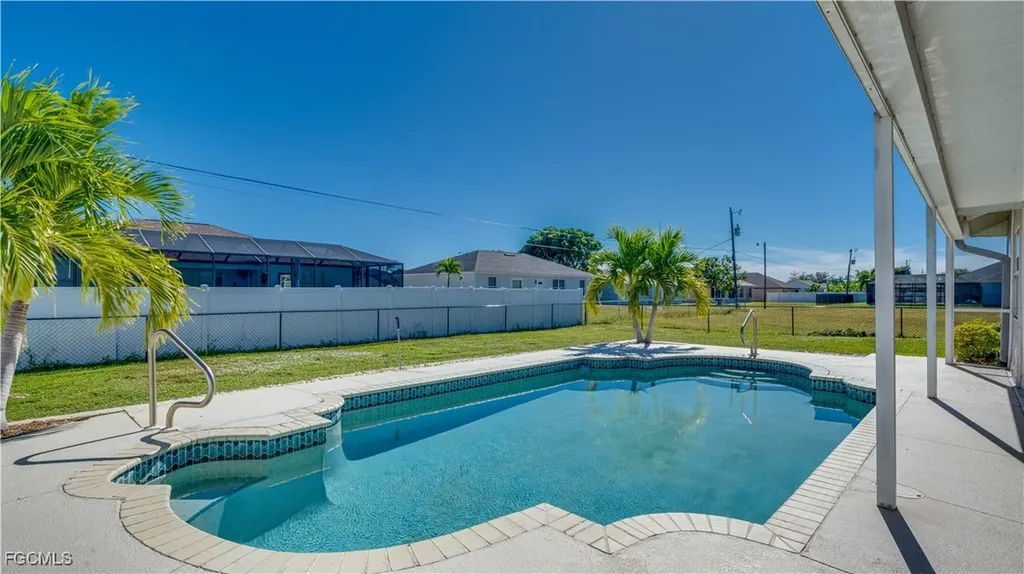 2931 SW 4th Place Cape Coral FL 33914