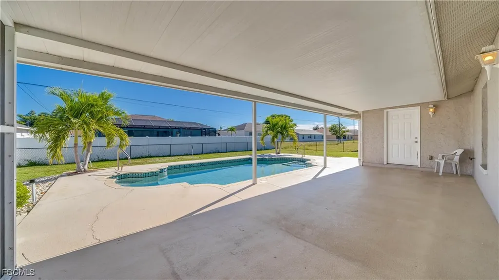 2931 SW 4th Place Cape Coral FL 33914