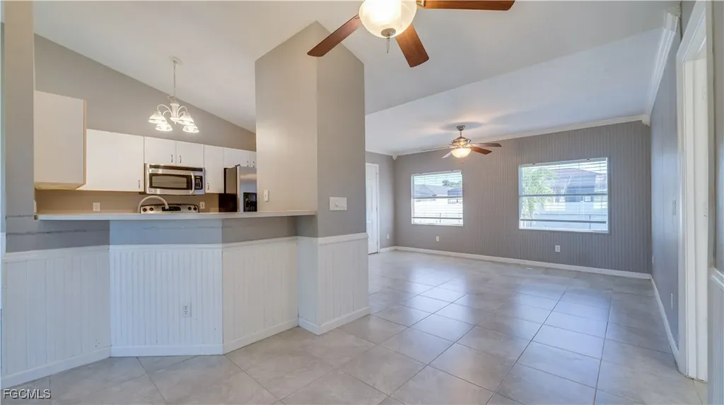 2931 SW 4th Place Cape Coral FL 33914