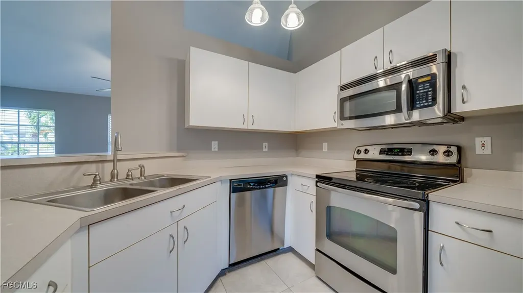 2931 SW 4th Place Cape Coral FL 33914