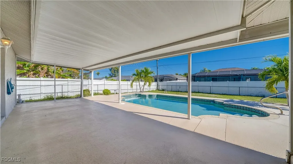 2931 SW 4th Place Cape Coral FL 33914