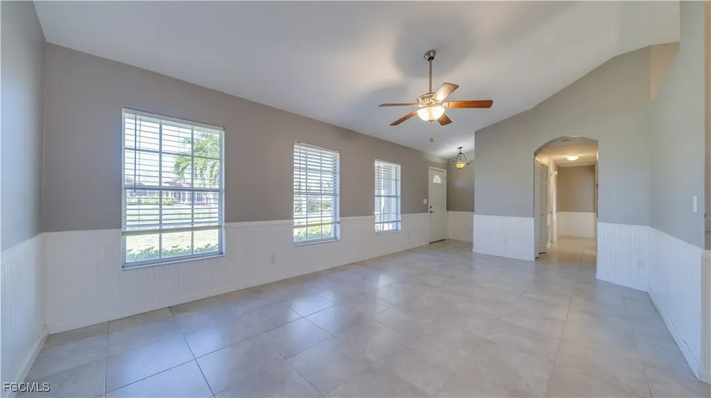2931 SW 4th Place Cape Coral FL 33914