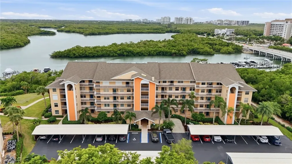 Naples FL, 300 Horse Creek Drive, Unit 504