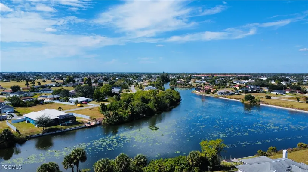 2002 NE 23rd Place Cape Coral FL 33909