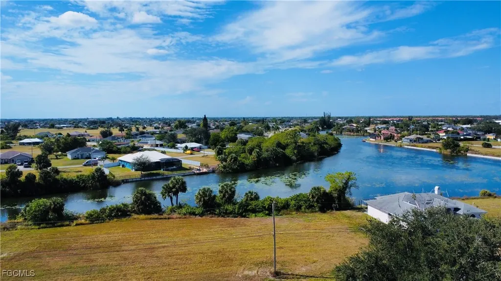 2002 NE 23rd Place Cape Coral FL 33909