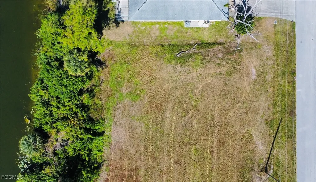 2002 NE 23rd Place Cape Coral FL 33909