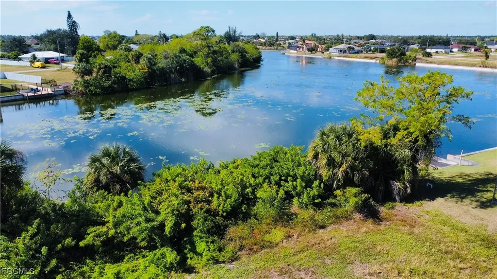 2002 NE 23rd Place Cape Coral FL 33909