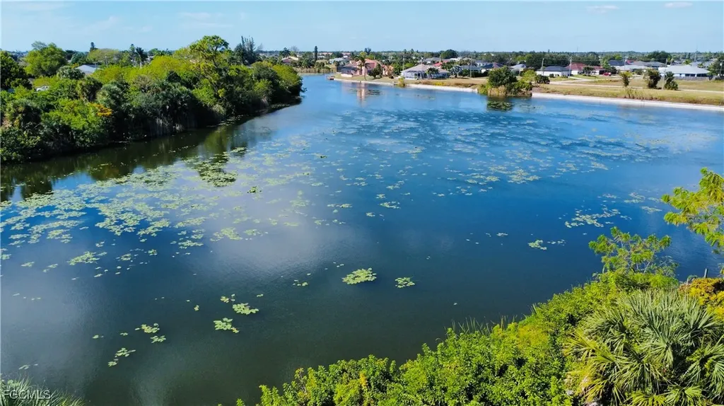 2002 NE 23rd Place Cape Coral FL 33909