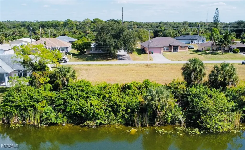 2002 NE 23rd Place Cape Coral FL 33909