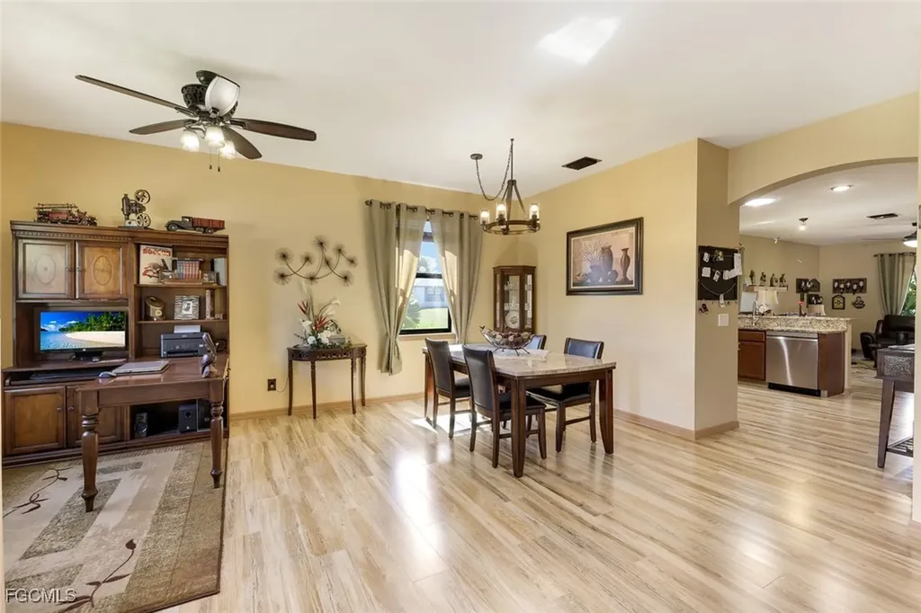 3014 SW 9th Place Cape Coral FL 33914