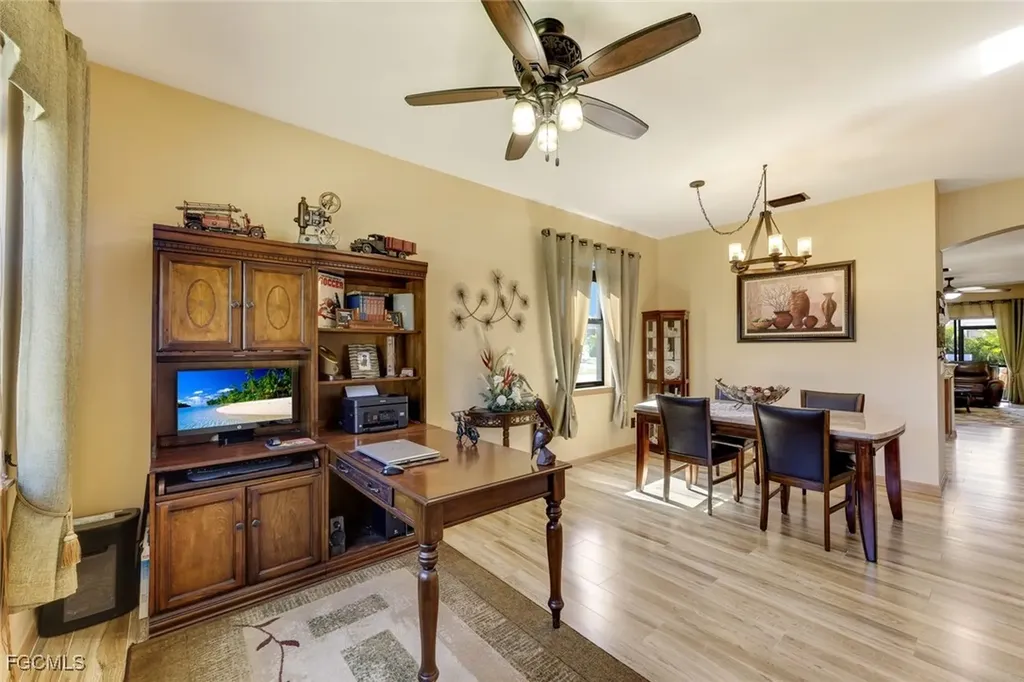 3014 SW 9th Place Cape Coral FL 33914