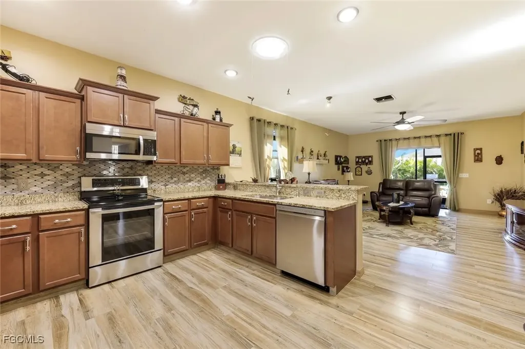 3014 SW 9th Place Cape Coral FL 33914
