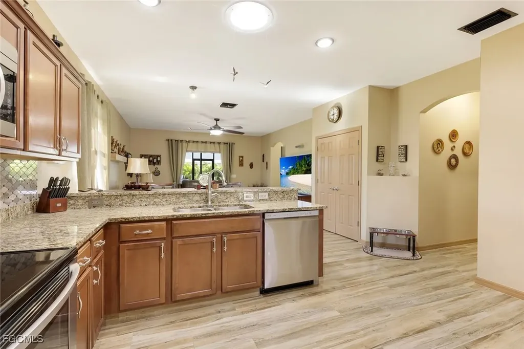 3014 SW 9th Place Cape Coral FL 33914