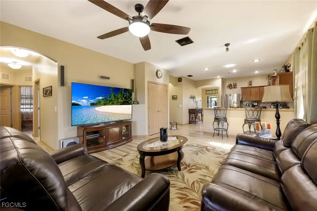 3014 SW 9th Place Cape Coral FL 33914