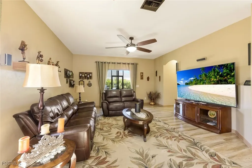3014 SW 9th Place Cape Coral FL 33914