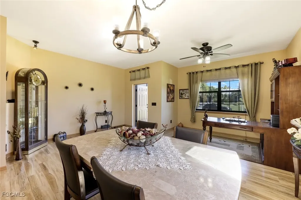 3014 SW 9th Place Cape Coral FL 33914