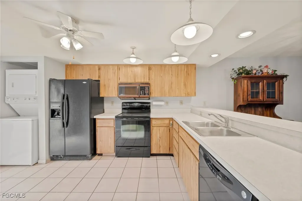 137 Pinebrook Drive Fort Myers FL 33907