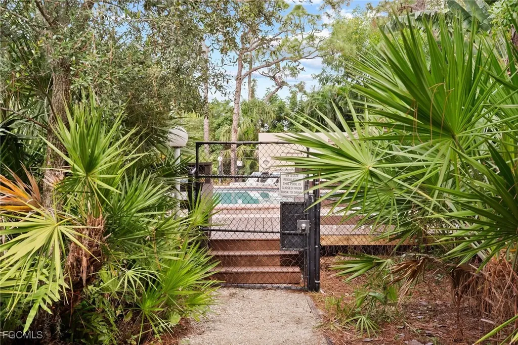 137 Pinebrook Drive Fort Myers FL 33907
