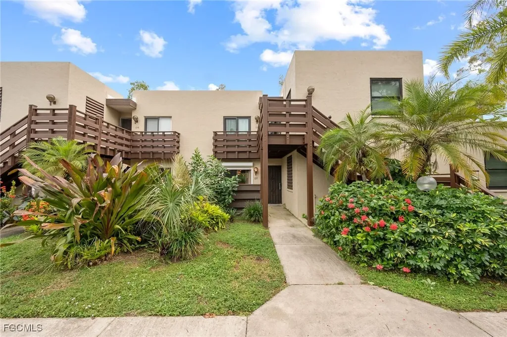 137 Pinebrook Drive Fort Myers FL 33907