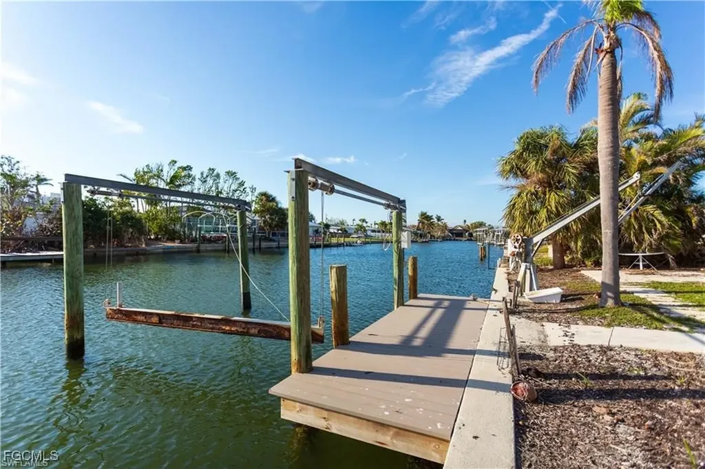 20 Sunview Boulevard Fort Myers Beach FL 33931