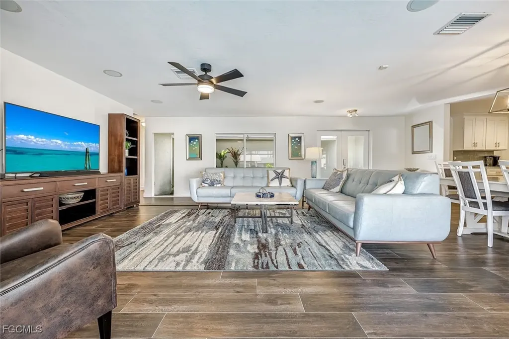 5805 SW 1st Place Cape Coral FL 33914