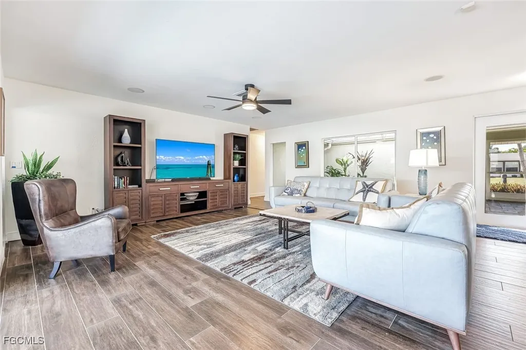 5805 SW 1st Place Cape Coral FL 33914