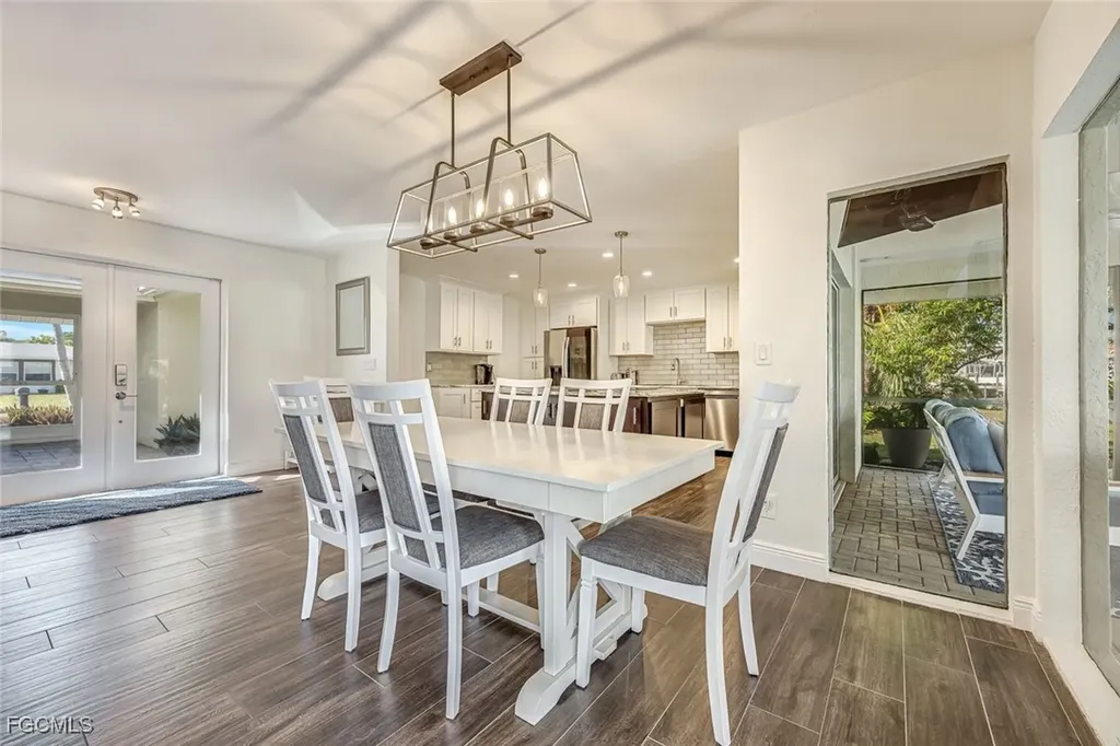 5805 SW 1st Place Cape Coral FL 33914